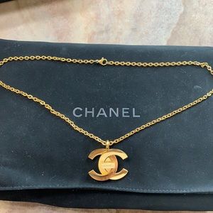 Gold tone 18” Chanel necklace